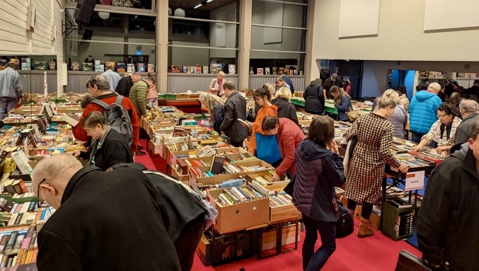 Mit B&uuml;chern f&uuml;r mehr Sicherheit