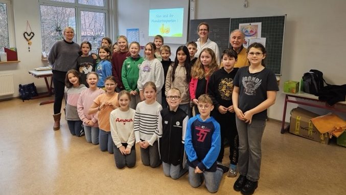 Viertkl&auml;ssler entdecken ihren Ortsdialekt