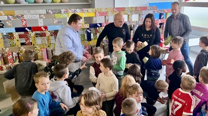 Ragucci GmbH verteilt 870 Nikolaus-Geschenke