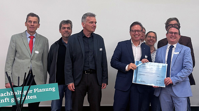 Preis fuer Rebhuhnschutz Schefflenztal.jpg