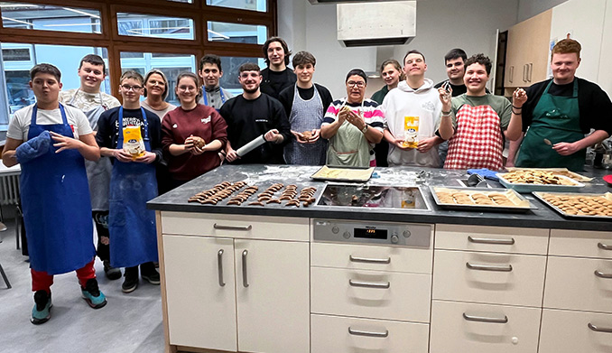 Plätzchen erfreuten Jung und Alt