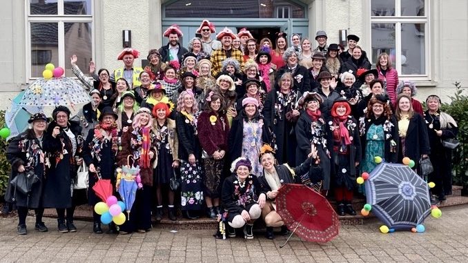 „Aaldi Weiber“ ziehen durchs Dorf