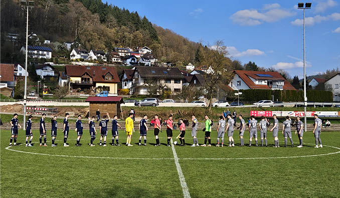 Mit klarem Sieg an die Spitze IMG
