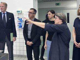 Özdemir besucht Gewaltschutzambulanz