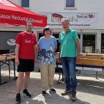 Sparkasse unterstützt Mehrgenerationentreff Drei Personen am Sparkasse-Stand des Mehrgenerationentreffs Osterburken.